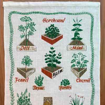 Towel, Wallhanging: Plimoth Herbs 233