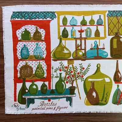 Matching table runner: Bottles 218.: PKM collection.