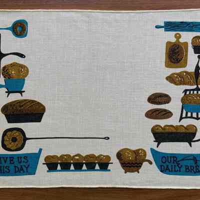 Matching placemat set: Daily Bread 124 in blue; see “Placemat Sets”.: PKM collection.
