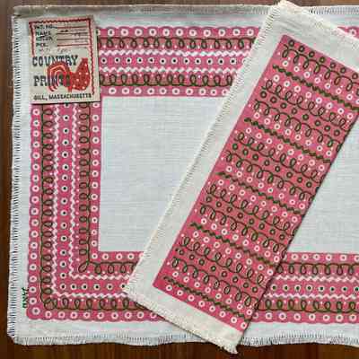 Placemat: Calico 102, Pink and Green on White