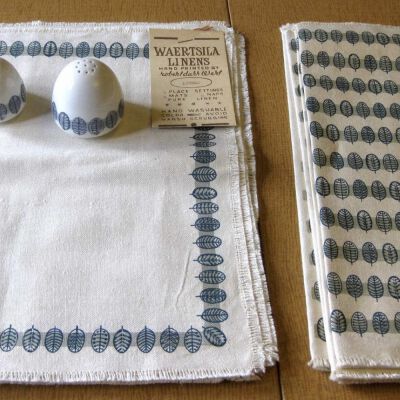 Arabia Linnea salt and peppers with Wert/Waertsila linens.: Collection of Susan Ward. Image: Susan Ward.