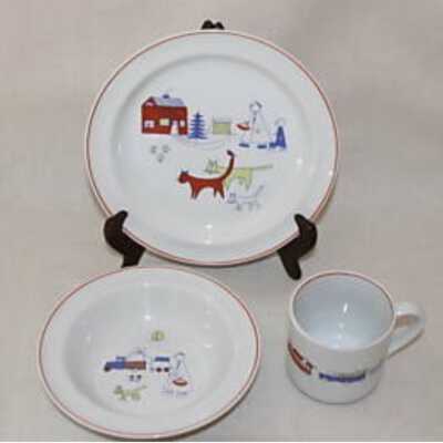 Complete Arabia Finland child’s breakfast set.: Image: unknown ebay.com vendor.