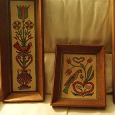 Penn. Dutch 516-10. Vertical prints are two of a set of four, in c.1960 Country Prints natural wood frames.: Image: TheBlueGiraffeShop, Etsy.com.