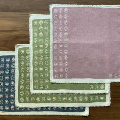 Placemat colorways with matching square napkins.: Theese examples are sales samples from Country Prints’ independent west coast sales representative Ruth Gauss Flynn. PKM collection. Images: PKM, unless noted.