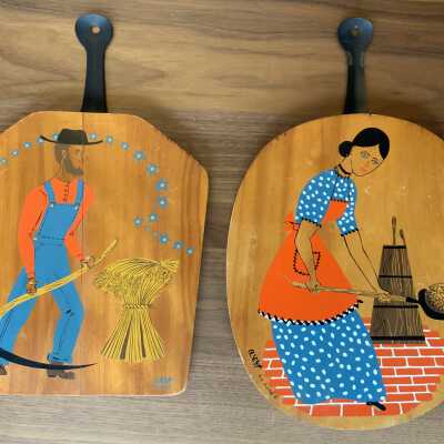 Matching pair of Country Prints breadboards.