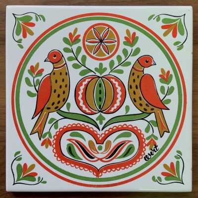 Tile: Pennsylvania Dutch, Hex Birds (TK)