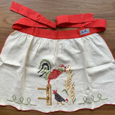 Kit: Bucilla, Country Morn No.1952 Hostess Apron, Red