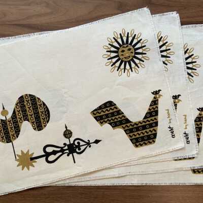 Placemats, set of four.