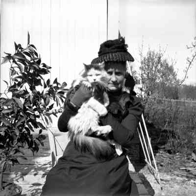 Emma Hosmer with cat