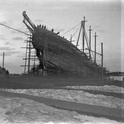 Schooner "John B. Prescott" under construction
