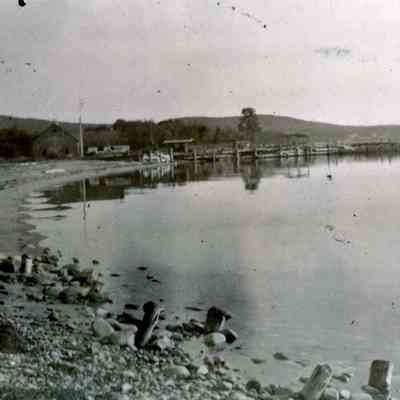 Pier at Lincolnville Beach: Origformat: Book; Resolution: 100 dpi