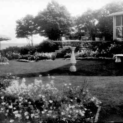 Home and garden on the water