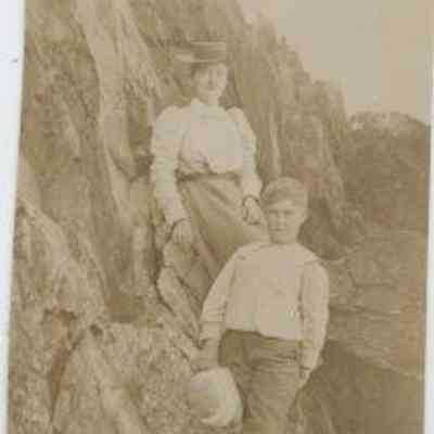 Family group - unidentified