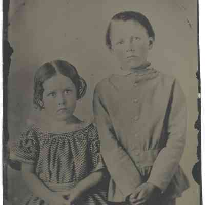 Tintype of 2 children circa 1856