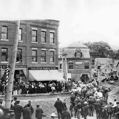 Moving the Conway Boulder