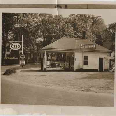 Superior Oil (Rockland) outlet station in Camden, Maine