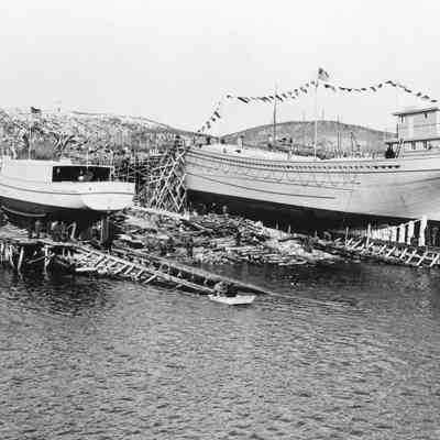 Pine Tree #1 barge before launch