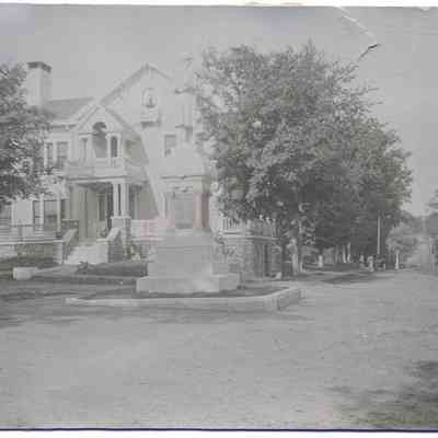 Home of Holly M. Bean, master shipbuilder: Copyright: None; Origformat: Print-Photographic