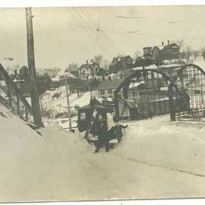 Old iron bridge across the Goose River, Rockport, Maine: Copyright: None; Origformat: Print-Photographic