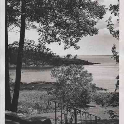 Curtis Island lighthouse from Bayview Street, Camden