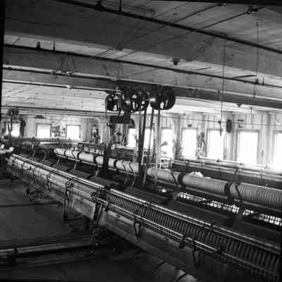 Spinning room at the Knox Mill, 1898