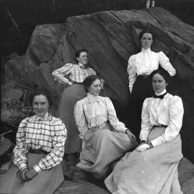 Women at Ballard Park, August 1898