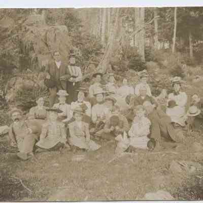 Family group - unidentified