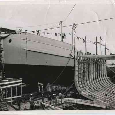 ATR-18 barge at Camden shipyard during WWII