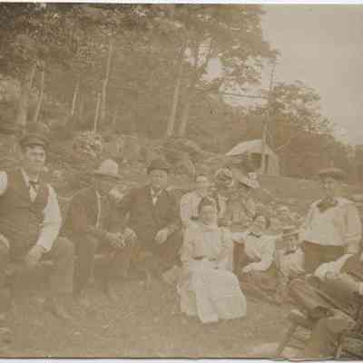 Family group - unidentified