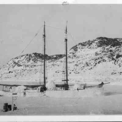 Bowdoin In Arctic Ice