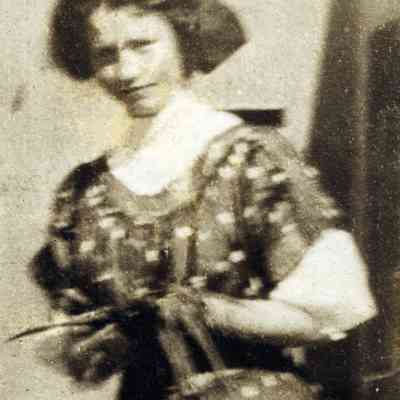 Edna St. Vincent Millay, ca. 1906