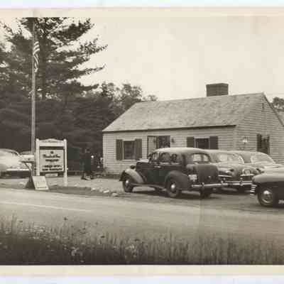 Massachusetts House gift shop in 1954, Northport: Origformat: Print-Photographic