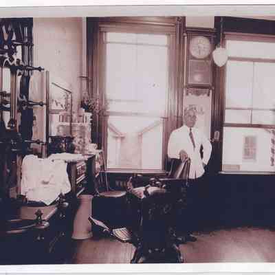 Guy Cucinotta, Camden barber