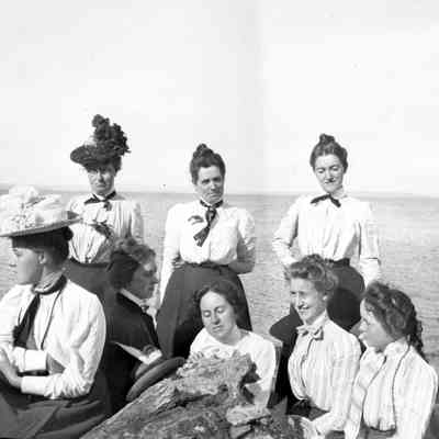 Grace Parker with friends in Northport, 1900