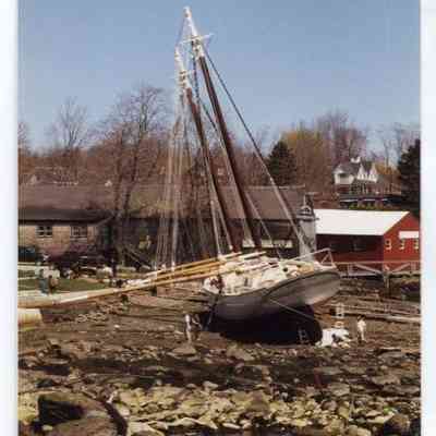Schooner Mary Day - Spring touchups 1999: Origformat: Print-Photographic
