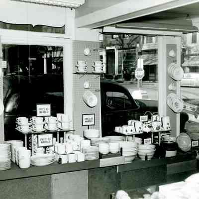 Crockett's Interior - Chestnut