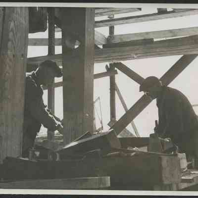 Under The Hull Of A Ship 2