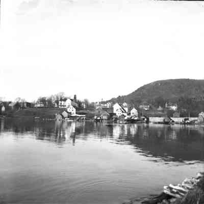Head of the harbor from Sea Street