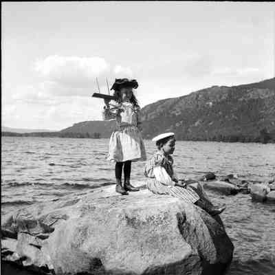 Children at Lake City - August 1898