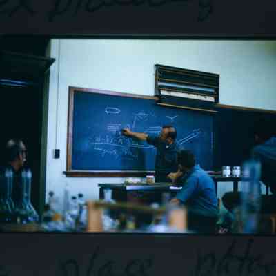 Teaching canon net process in classroom