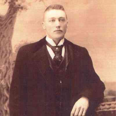 Johnson family: James Forrest and Amelia E. (Saisbury) Johnson, married 1886 in Hillsboro, Traill County, North Dakota