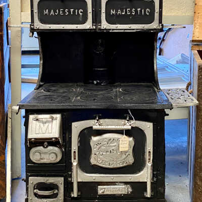 Child’s Majestic Play Cast Iron Stove
