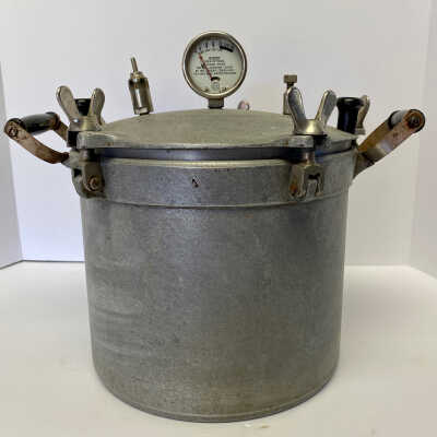 Windsor A Montgomery Ward Co. Pressure Canner
