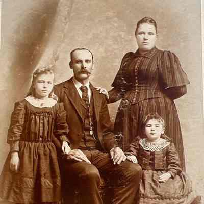 Family photo of William Bohnsack, son of Johann & Maria (Heineke) Bohnsack
