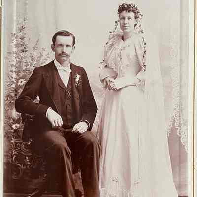 Figenskau family: Jens and Louisa (Grimsrud) Figenskau of Grand Forks, friends of Ostina (Halvorson) Hovet of Hillsboro, ND