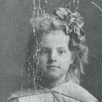 Photo of Hazel Hagen taken in about 1912: Photo courtesy of Jackie (Ausk) Baumgartner, Hazel's great great niece