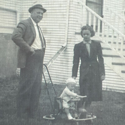 Klemetson family: Arne and Inga (Folstad) Klemetson, 1908 residents of Hillsboro, Traill County, North Dakota