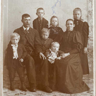 Ole Hanson Family
