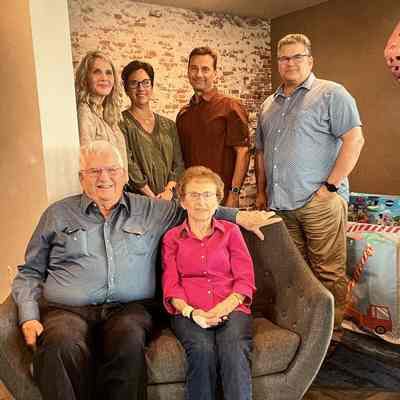 2021 Family photo: Alvin & Shirley Bertsch with children Leann, Gayle, Steven and Daniel
