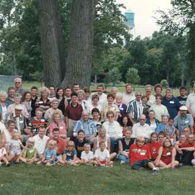 Descendants of Henry and Minnie (Ventz) Koering: Family reunion in Hillsboro, ND